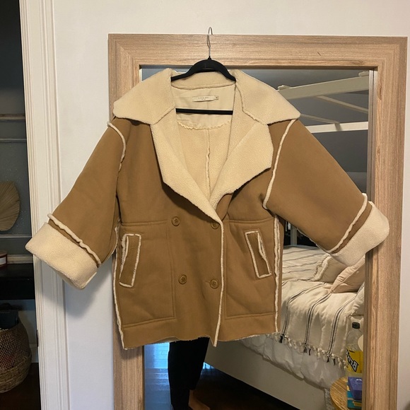 7115 By Szeki New York Sherpa lined Cape - Picture 1 of 4